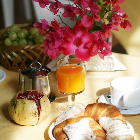 Albergo Bouganville Фавиняна Екстериор снимка