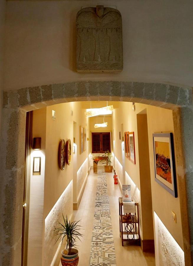 Albergo Bouganville Фавиняна Екстериор снимка