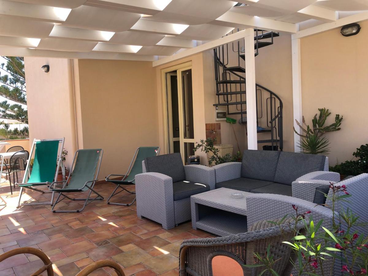 Albergo Bouganville Фавиняна Екстериор снимка