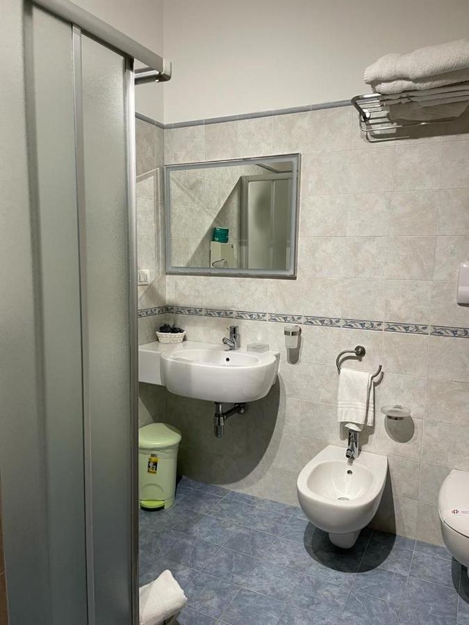 Albergo Bouganville Фавиняна Екстериор снимка
