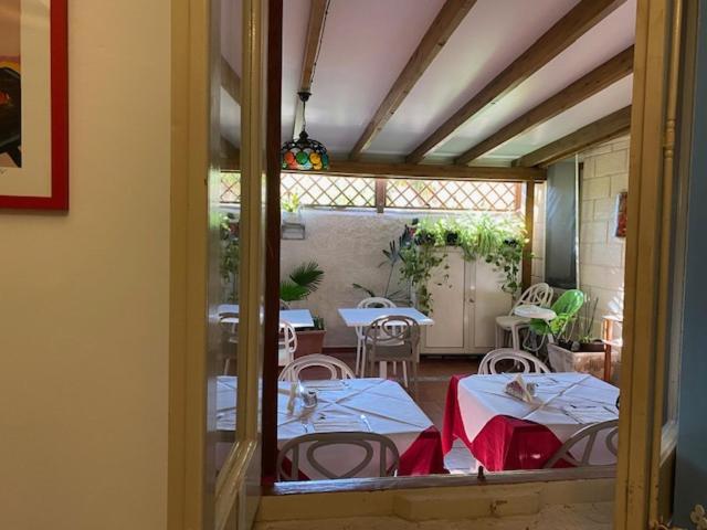 Albergo Bouganville Фавиняна Екстериор снимка