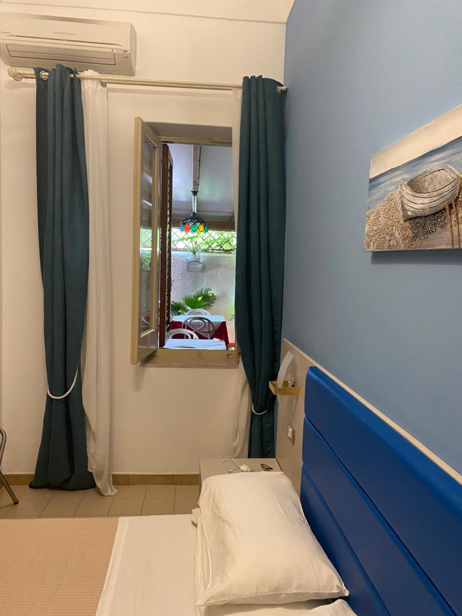 Albergo Bouganville Фавиняна Екстериор снимка